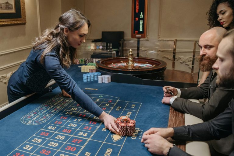 online vs casino roulette